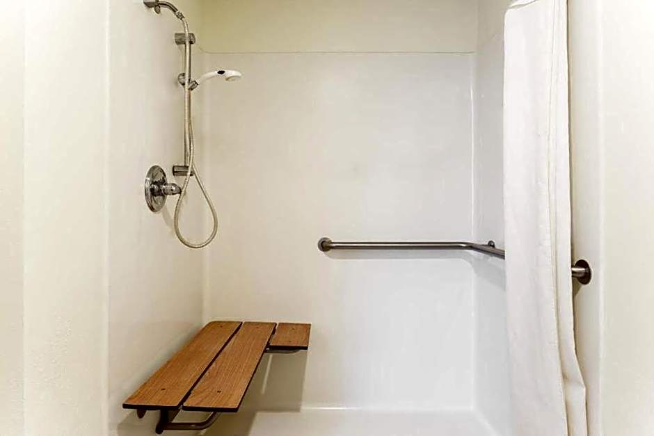 Western Inn & Suites