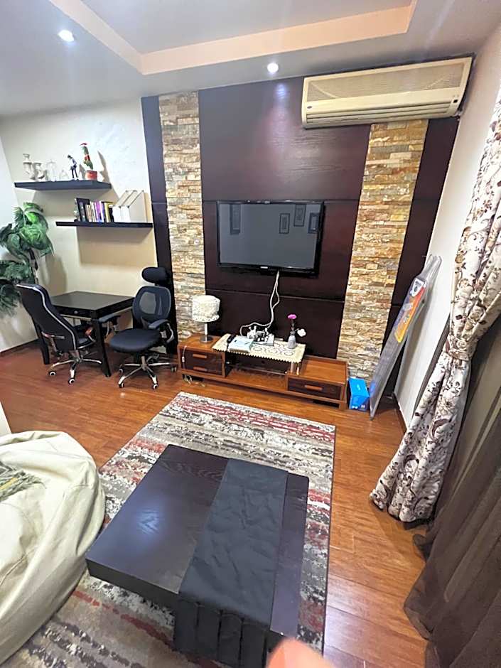 Super luxury flat near airport شقة سكنية قمة الفخامة والاتساع بقرب المولات التجارية و المطار