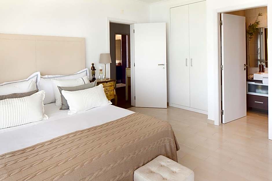 CALI Deluxe Holidays, Sesimbra