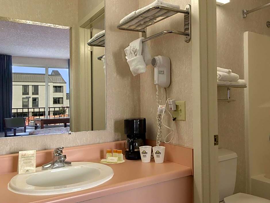 Days Inn by Wyndham Jonesboro AR