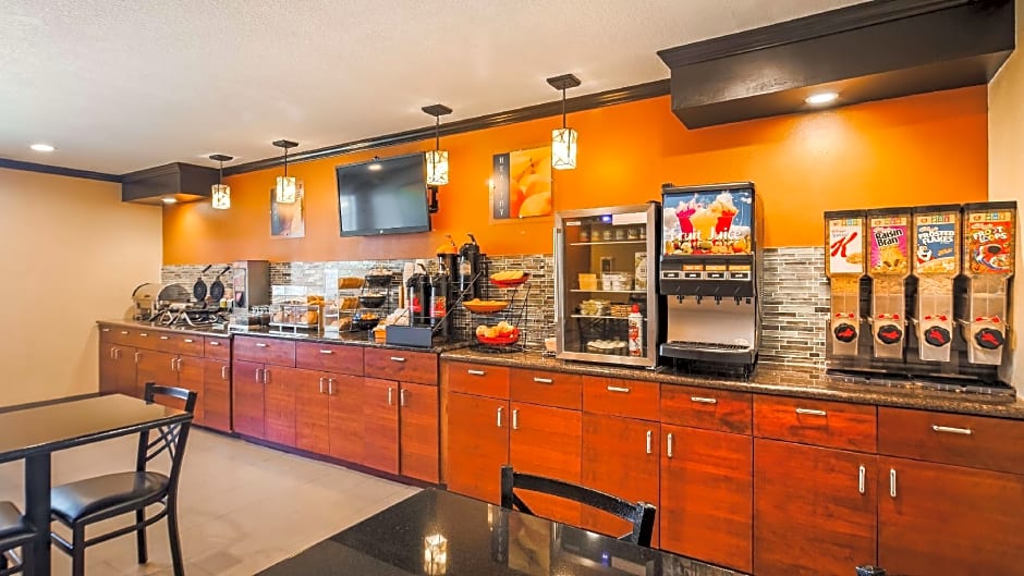 Best Western Plus Twin View Inn & Suites