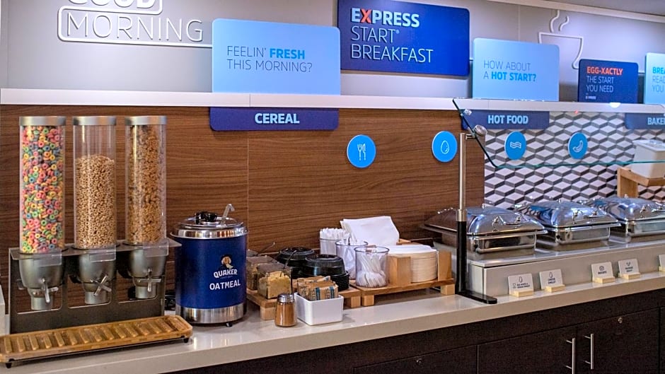 Holiday Inn Express Hickory-Hickory Mart By IHG
