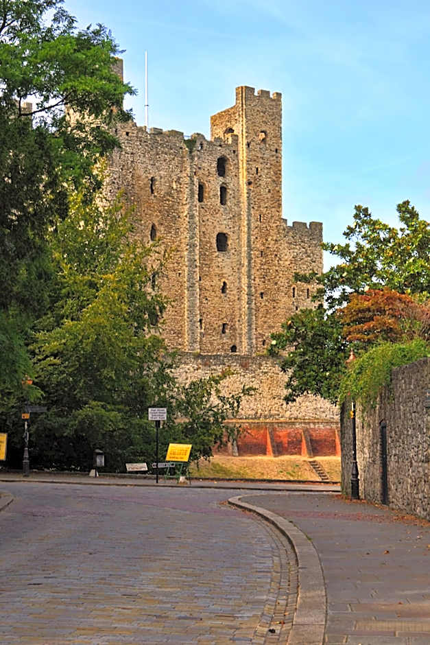 Trivelles Rochester Hotel