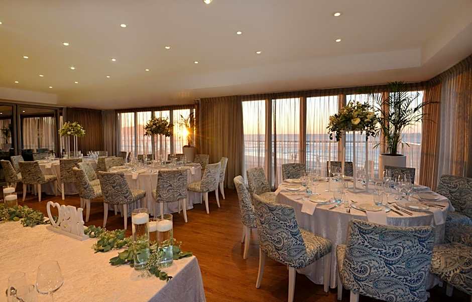 Lagoon Beach Hotel & Spa