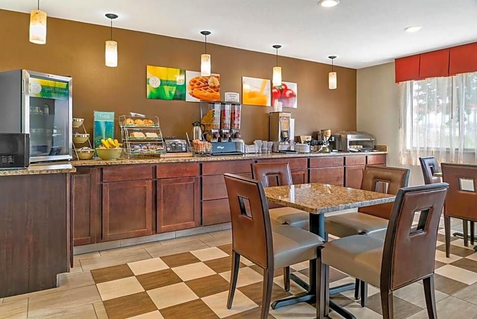 Quality Inn Byron Center