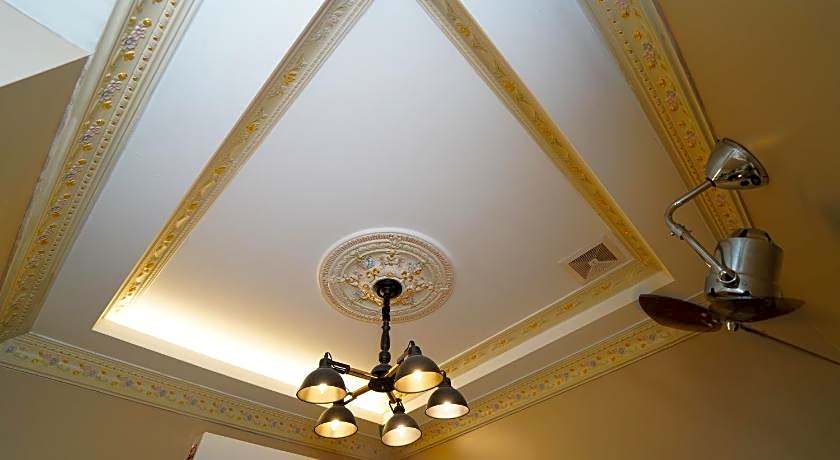 Ghazrin's Classic Hotel