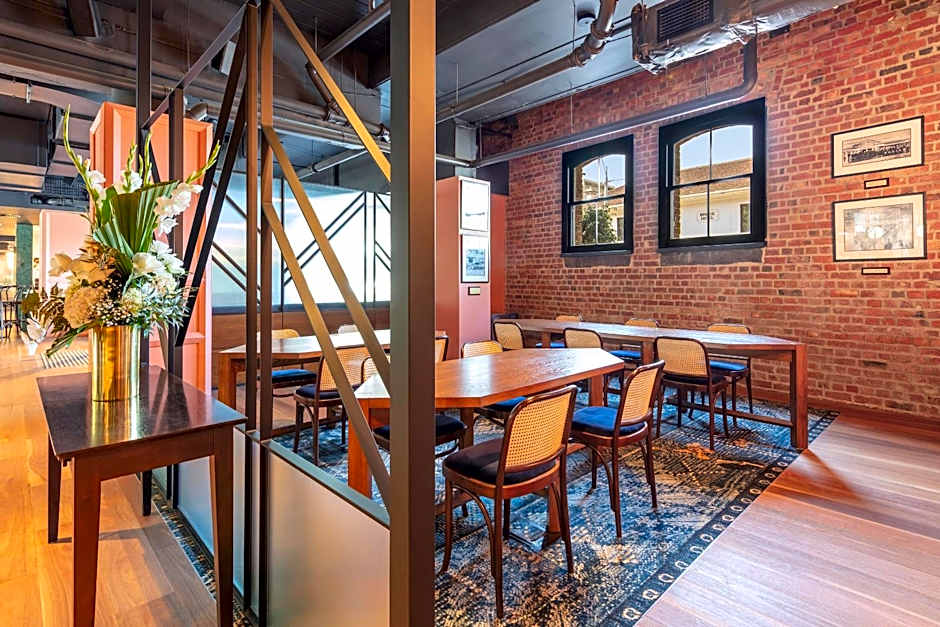 Amora Hotel Riverwalk