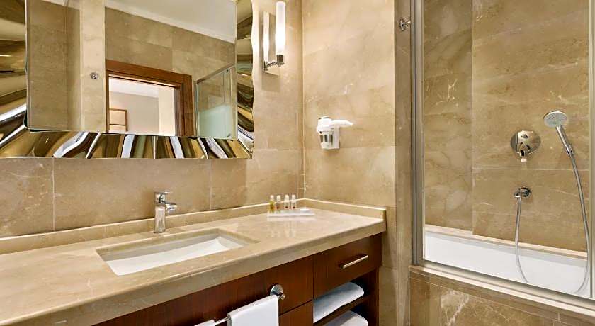 Days Hotel by Wyndham Istanbul Maltepe