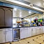 Days Inn & Suites by Wyndham Webster NASA-ClearLake-Houston