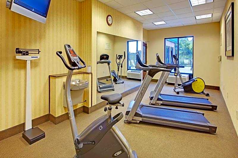 Holiday Inn Express Hotel & Suites Dyersburg By IHG