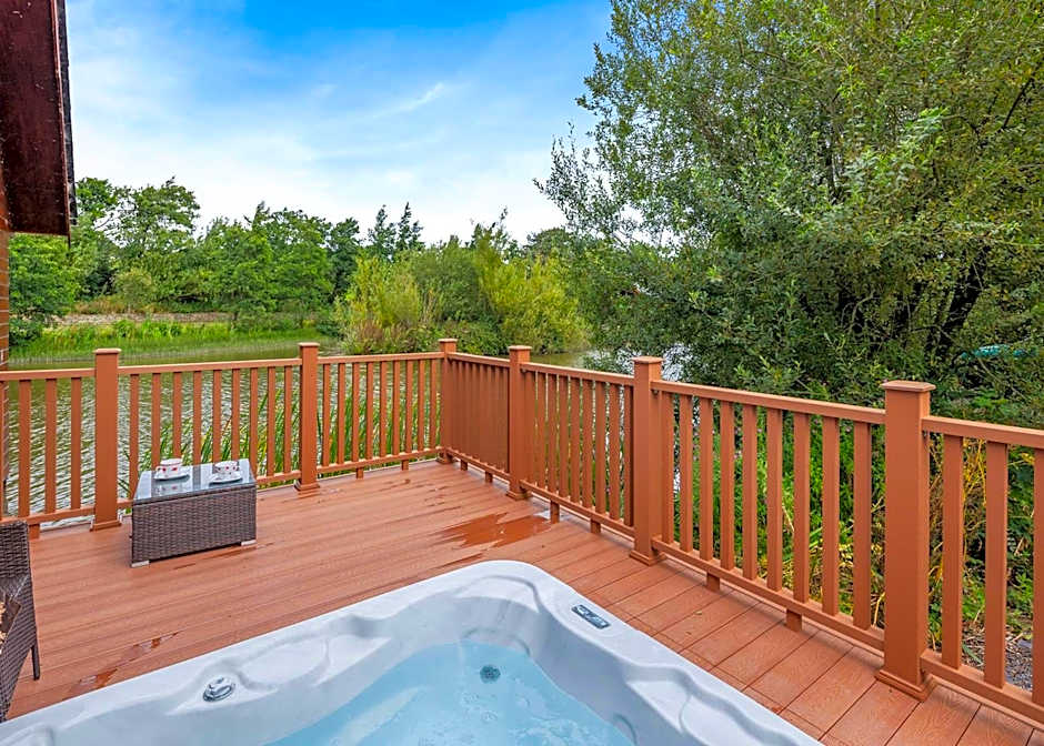 Anglesey Lakeside Lodges