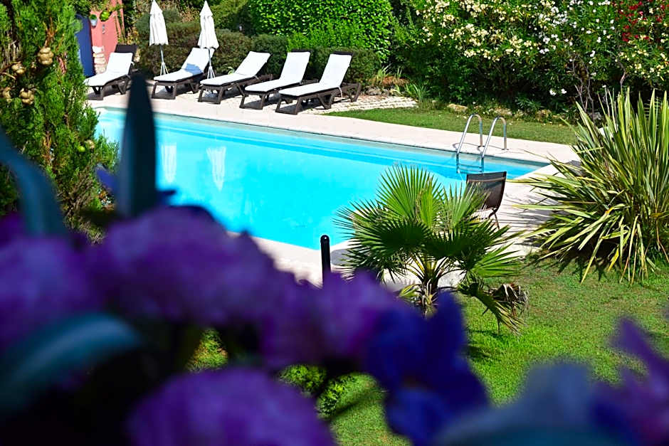 Logis Hotels La Bastide des Golfs