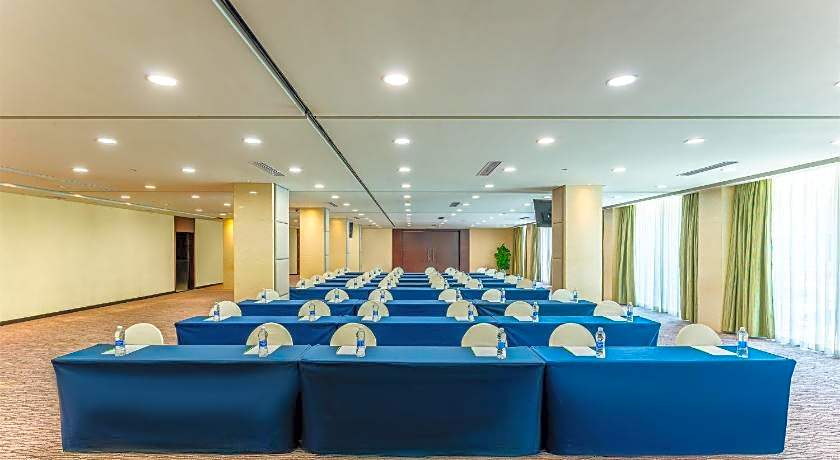 Holiday Inn Wuhan Riverside By IHG