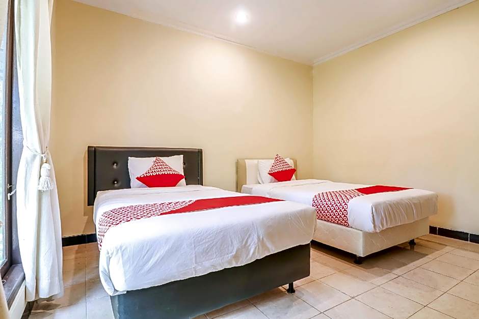 OYO 1654 Maha Bharata Kuta Inn