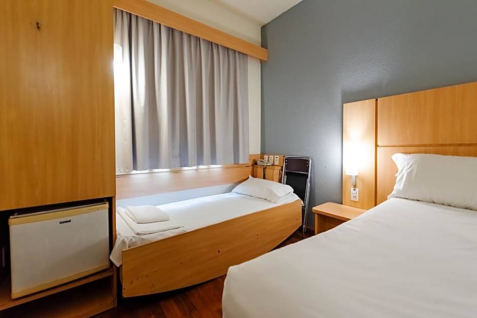 Ibis Blumenau