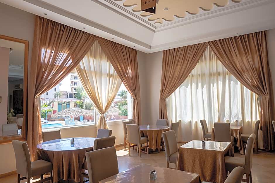 Intouriste Hôtel & Suites