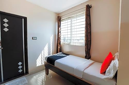 OYO 14520 Habitat Hotel & Suites