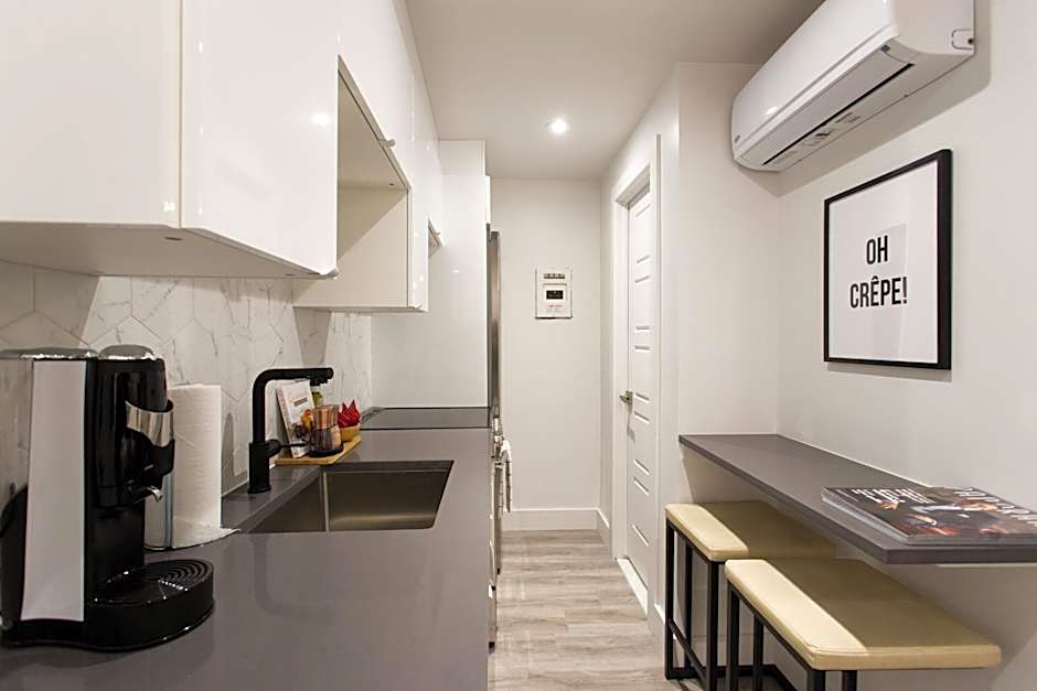 16 Studio Apartment-Hotel in Little Italy by Den Stays