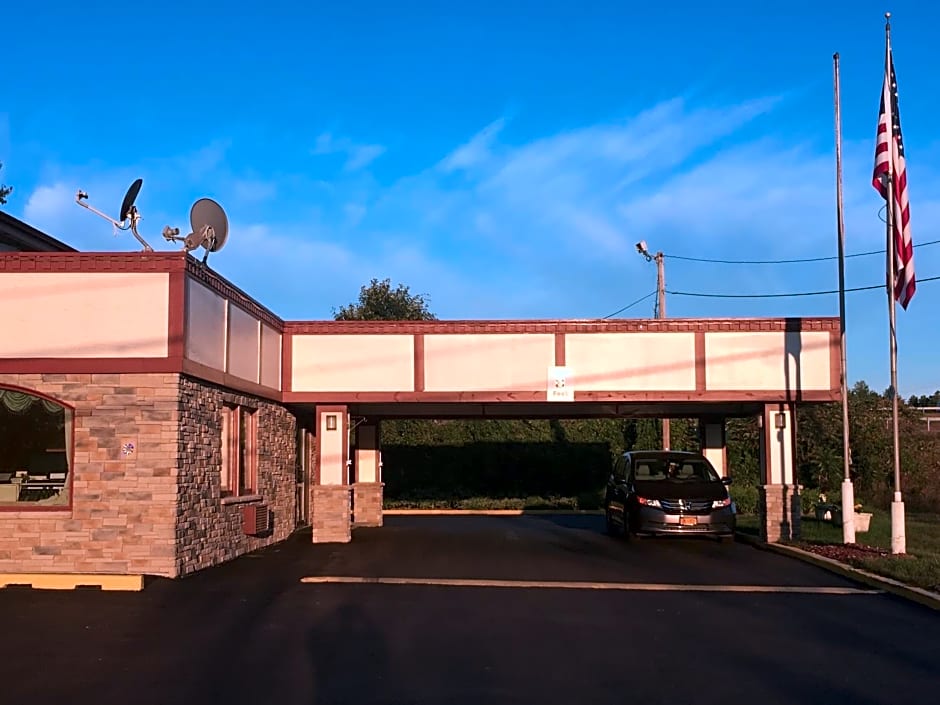 Days Inn by Wyndham Queensbury/Lake George