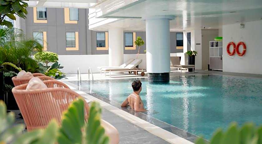 PARKROYAL Suites Bangkok