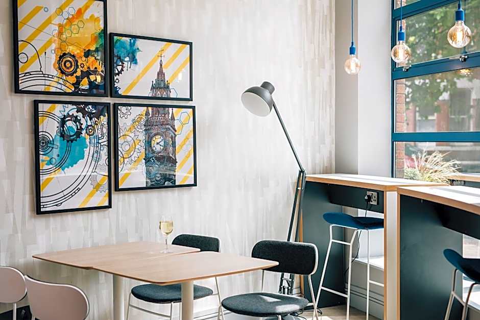 Holiday Inn Express Belfast City Queens Quarter By IHG