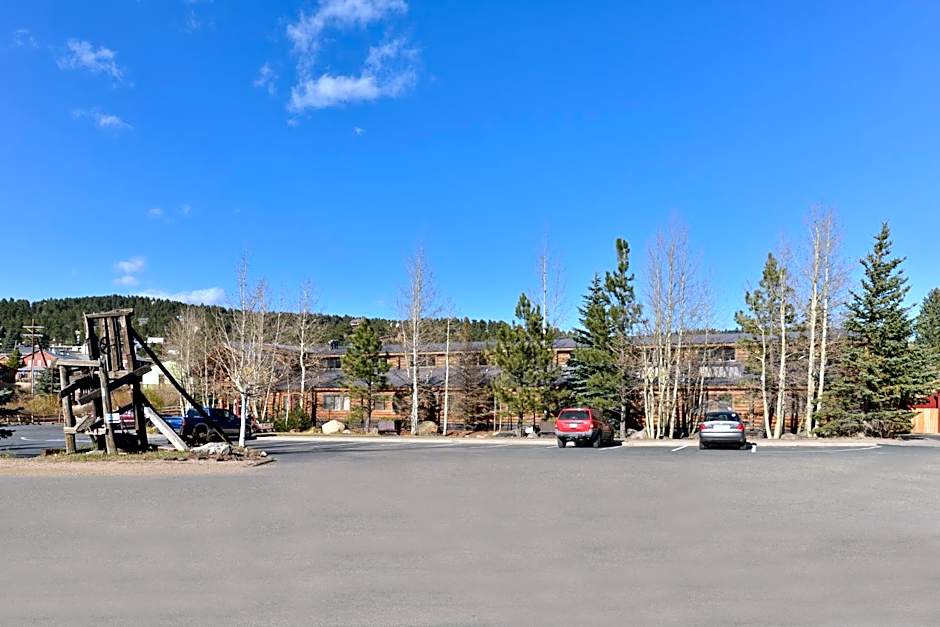 The Boulder Creek Lodge