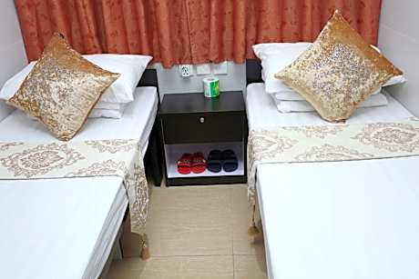 Twin Bed Room