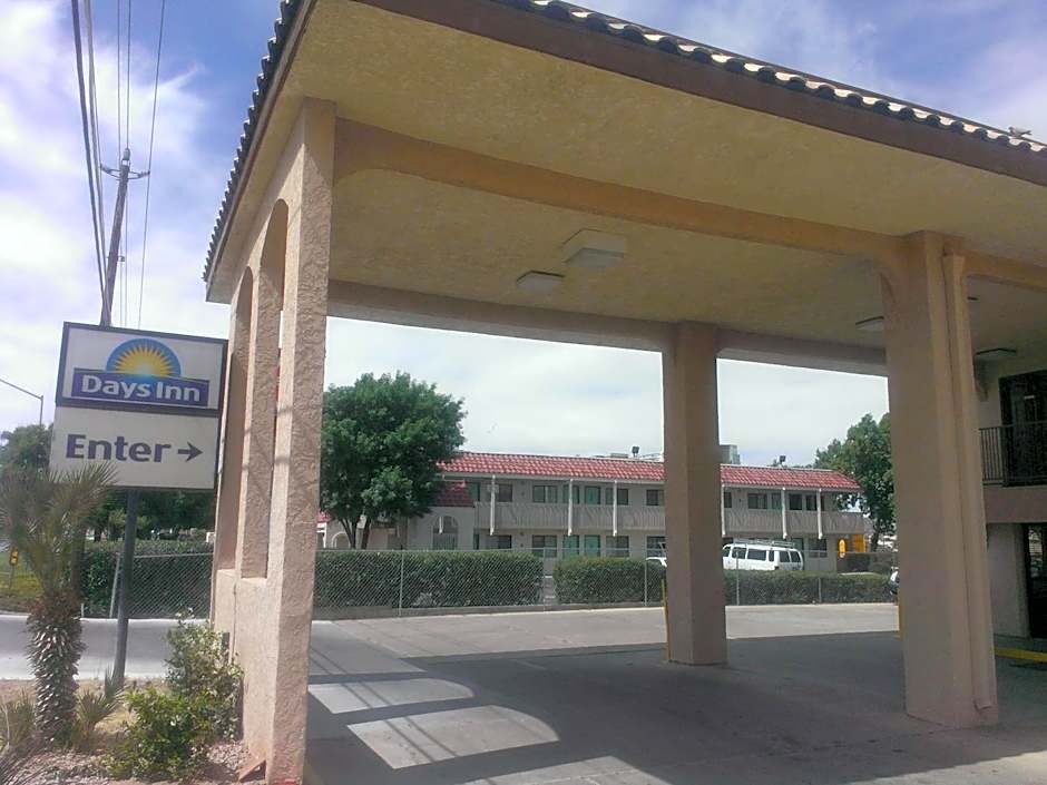 Days Inn by Wyndham Kingman East