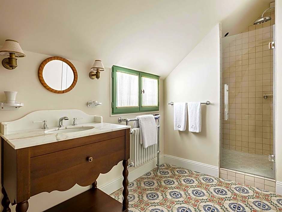 Abbaye Des Vaux De Cernay