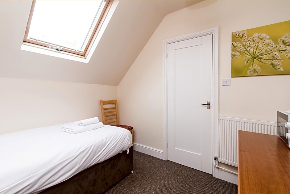 The Linden Leaf Rooms - Classy & Stylish