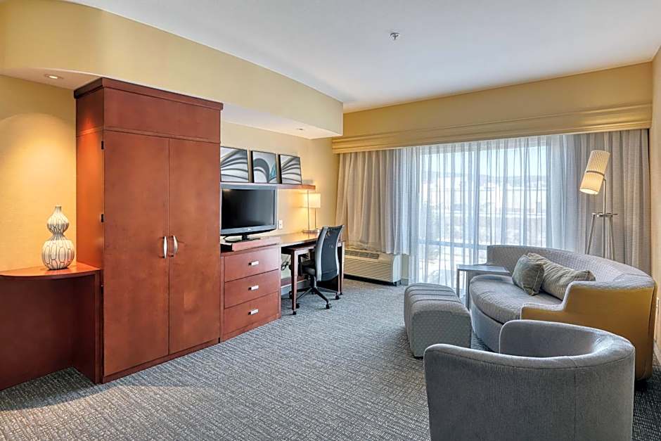 Photo 1 of 1 of Studio 1 King Bed with Sofabed