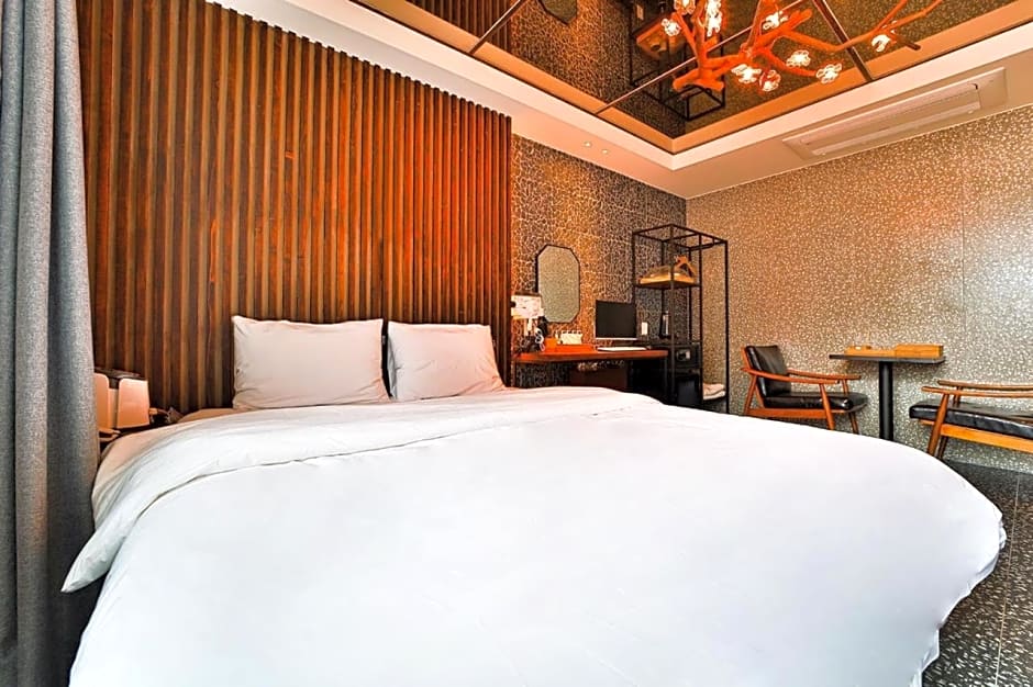 Hotel February Tongyeong Jukrim