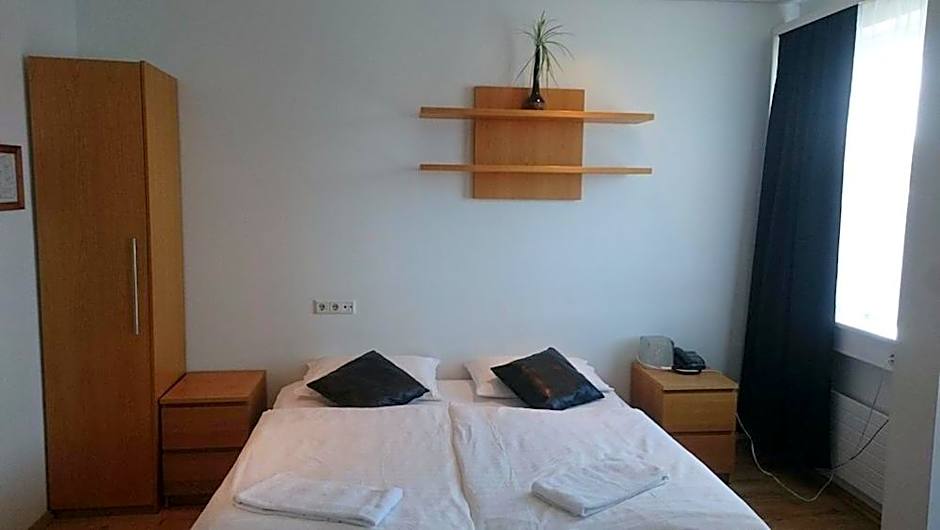 101 Guesthouse Hotel
