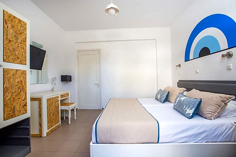 Tinas Plus Hotel