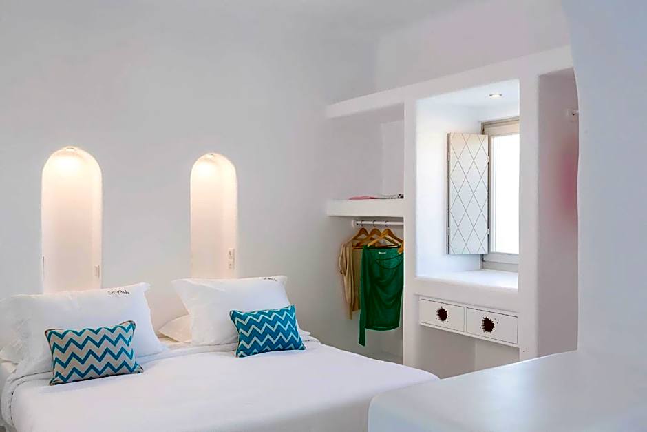 Skyfall Suites - Adults Only