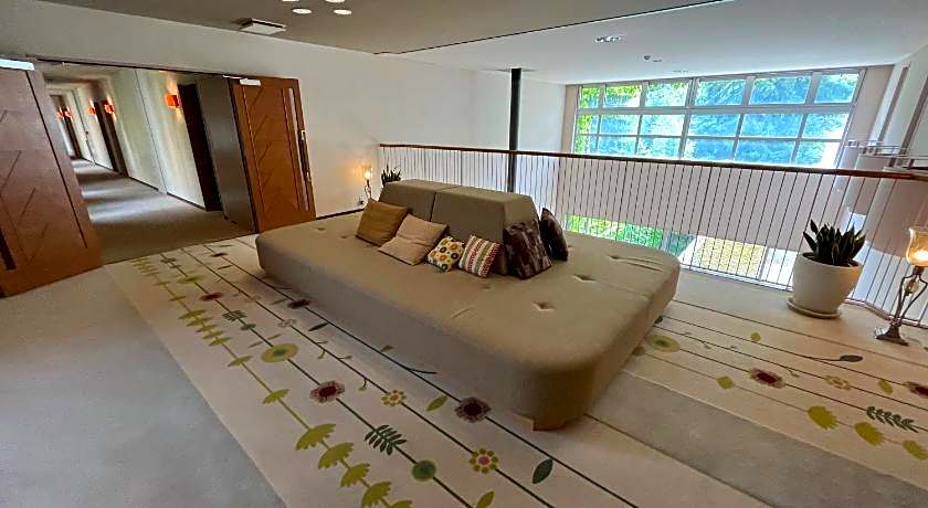 Suichokan (Female Only)