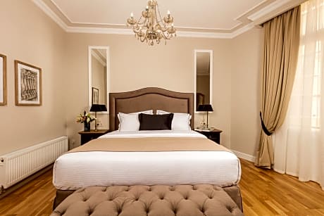 Vintage One-Bedroom Suite