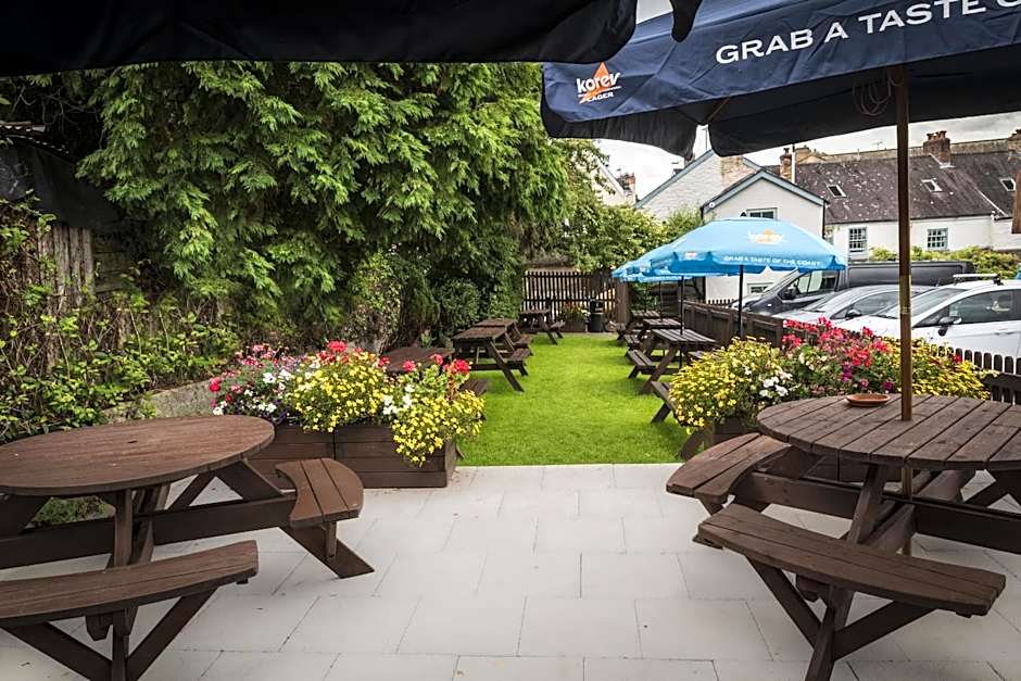 The Cromwell Arms Inn