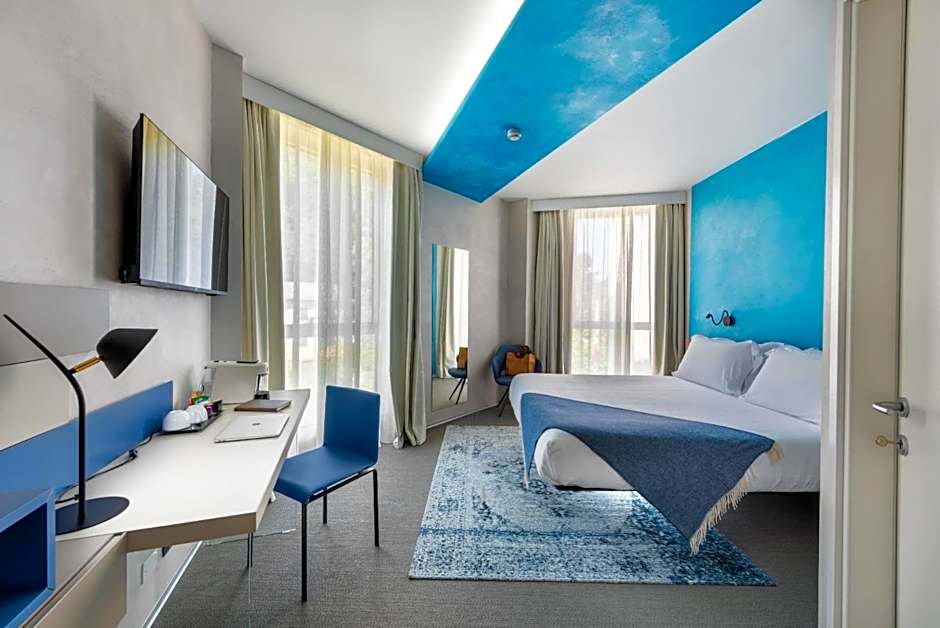 Carrick Hotel