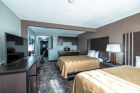 Efficiency Double Suite with Two Double Beds - Smoking