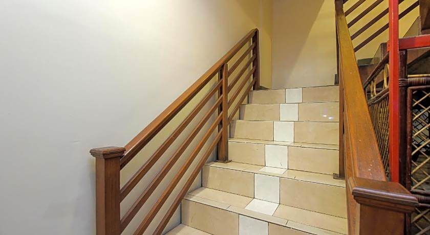 RedDoorz near Bethesda Manado