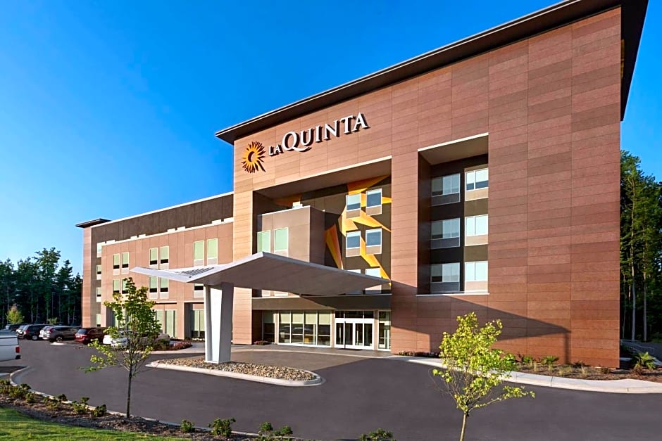 La Quinta Inn & Suites by Wyndham Rock Hill