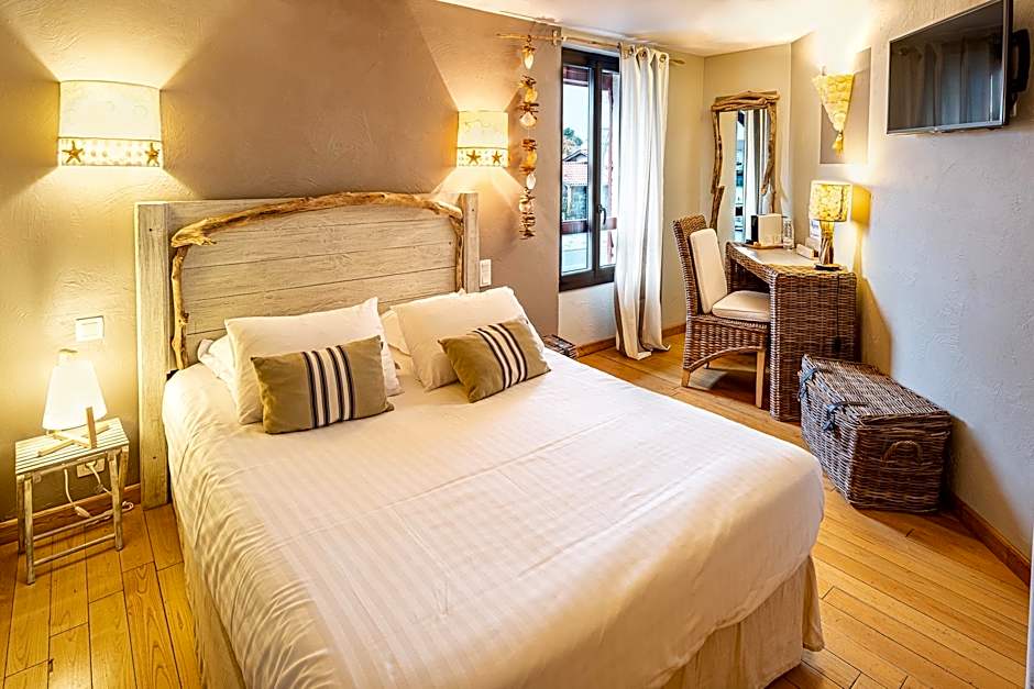 Photo 1 of 8 of Chambre Simple-Salle de bain privée-Vue sur Rue