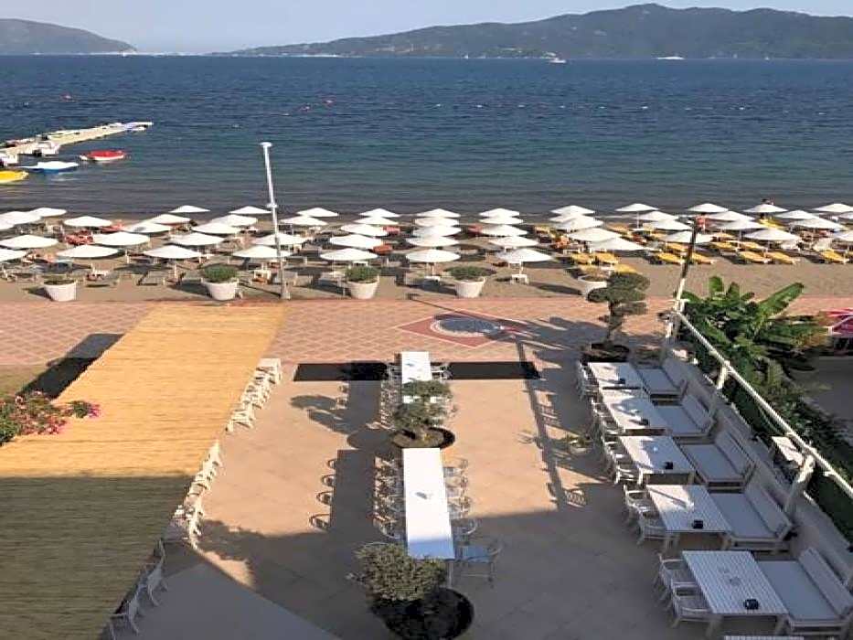 Aurasia Beach Hotel