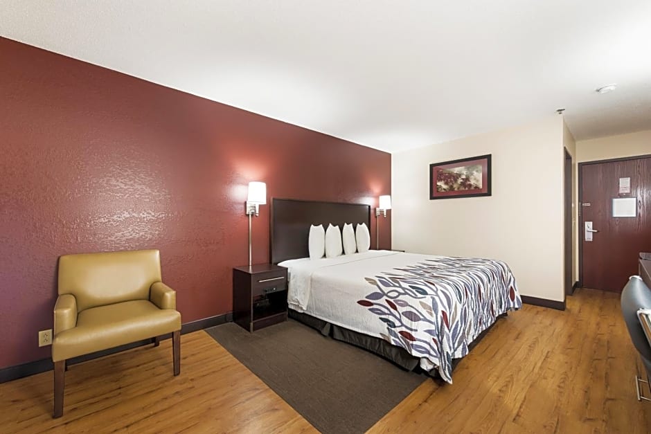 Red Roof Inn Auburn
