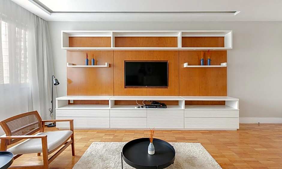 Tabas Maravilhoso apê 3 quartos Leblon LB0035