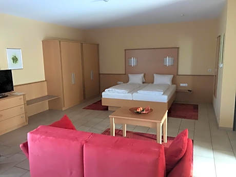 Family Room with Garden View