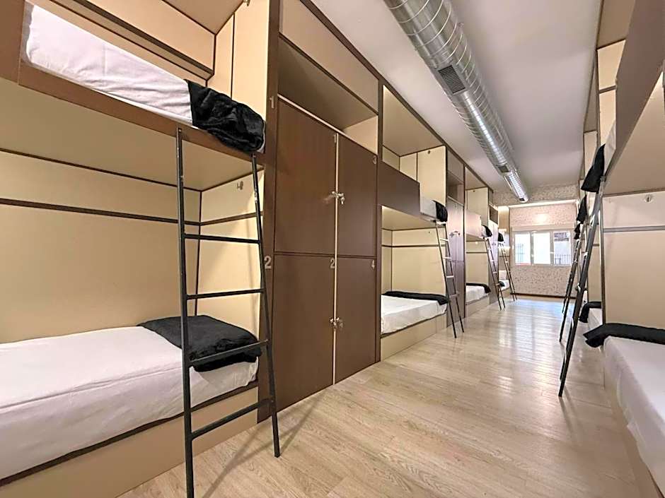 Hostel TKH-Rooms Mate