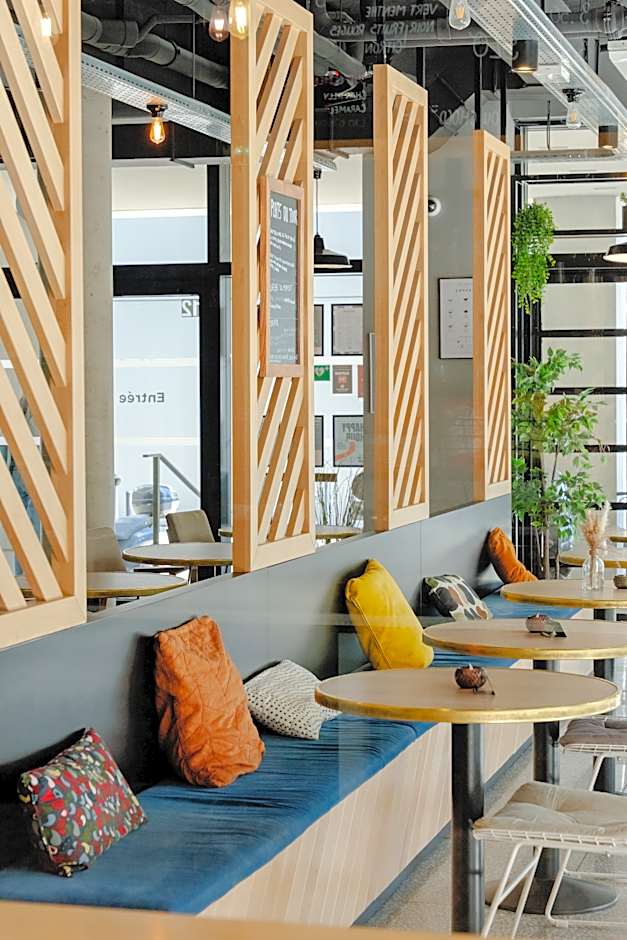 Slo Hostel