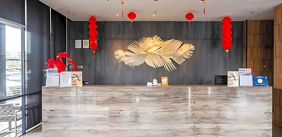 Roxy Hotel & Apartments